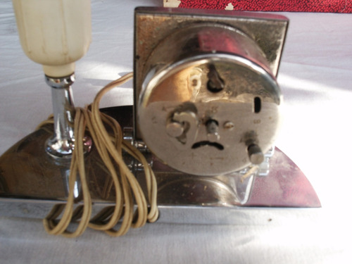 Velador Metalico Con Reloj Cuerda (no Funciona) Antiguedad