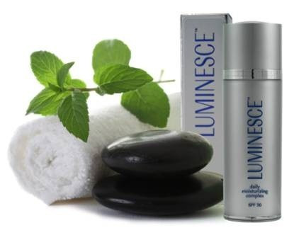 Jeunesse Luminesce Daily Moisturizing Complex
