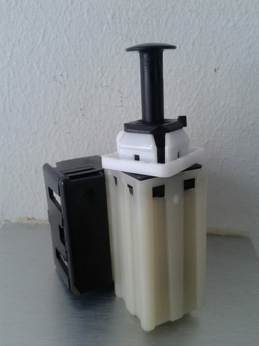 Imagen 6 de 10 de Valvula Interruptor Freno Jeep Grand Cherokee 11/15 Mopar Sp