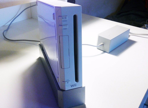 Nintendo Wii + 3 Controles + 11 Juegos