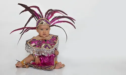 Vestuario azteca niña sale