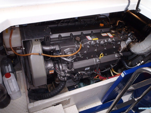 Imagen 12 de 12 de Cruiser Yachts 447 Sedan Bridge 2007