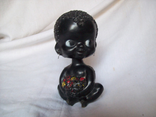 Muñequita Negrita De La Suerte Con Resorte Tipo Funko Kxz