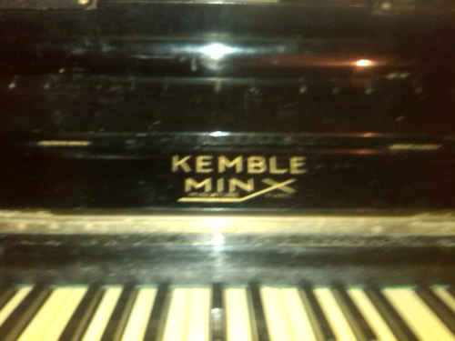 Imagen 2 de 5 de Piano Ingles Marca Kemble Mix ( Oportunidad )