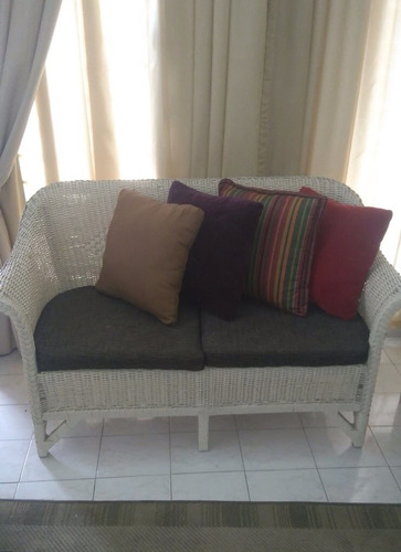 Mueble Sofa Rattan De Dos Puestos Totalmente Impecable