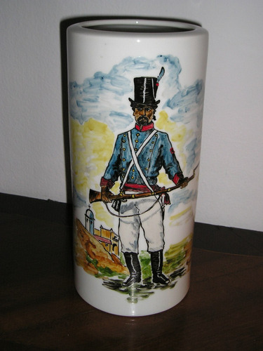 459- Florero Porcelana Dresden Figura De Soldado 26 Cm