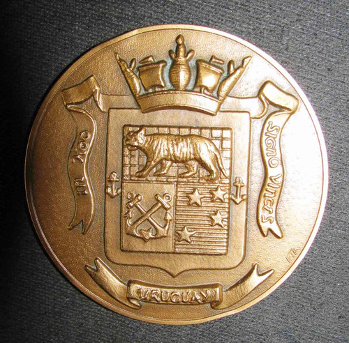 Medalla Medallon Antiguo Con Escudo Firmado Diametro 73 Mms.