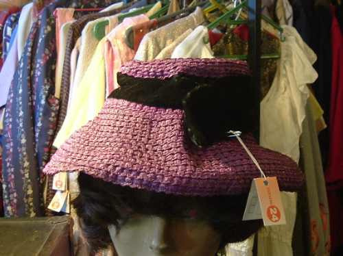 Antiguo Sombrero De Rafia Color Lila.década Del 40.