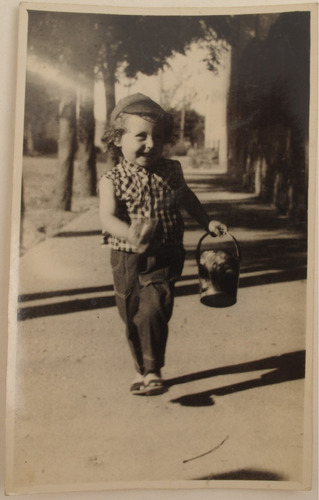 Niña Con Balde De Lata Juguete Matarazzo Foto Antigua