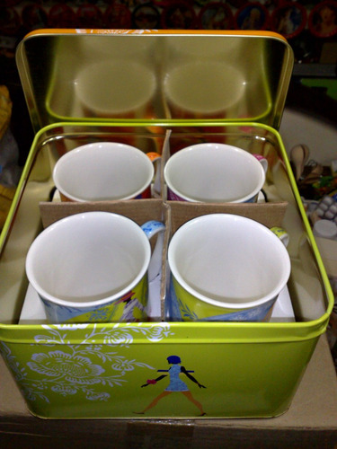 Set Lata Con 4 Tazas Te Cafe Diseño 10x7 Cm Cc C56