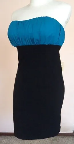 Vestido negro online con azul rey