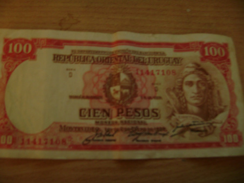 Billete Uruguayo De 100 Pesos