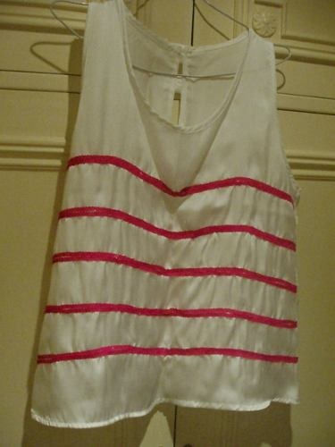 Musculosa De Seda Blanca Con Aplicacion De Lentejuelas