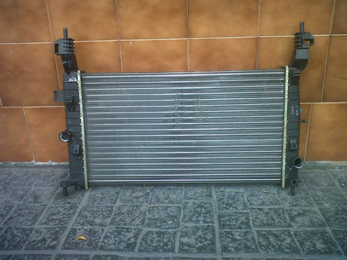 Imagen 3 de 6 de Radiador Chevrolet Meriva Nafta Todas Nacional