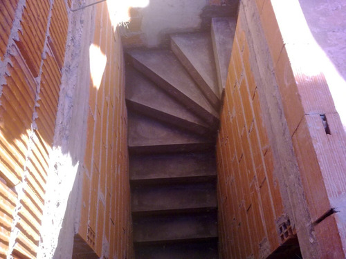 Imagen 3 de 10 de Escalera Premoldeada De Hormigon