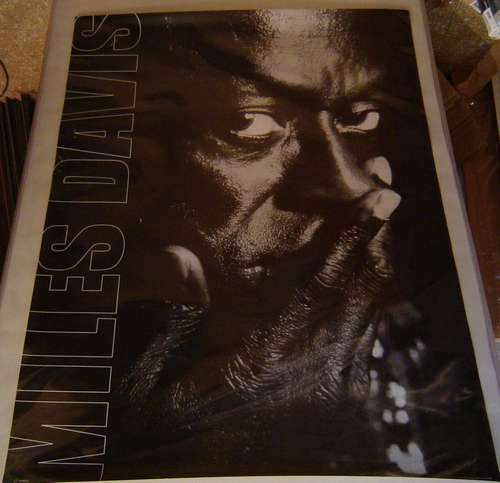 Excelente Poster De Miles Davis - 87 X 57 Cm