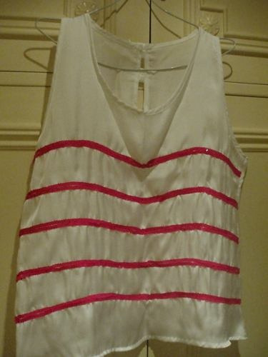 Musculosa De Seda Blanca Con Aplicacion De Lentejuelas