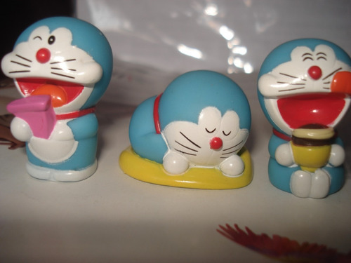 Doraemon Set Completo 3 Piezas Durmiendo Comiendo Y Bebiendo