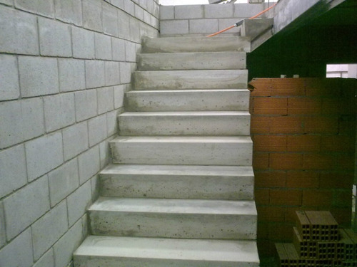 Imagen 1 de 10 de Escalera Premoldeada De Hormigon