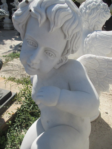 Angelito -  Escultura Mármol 80  Cms