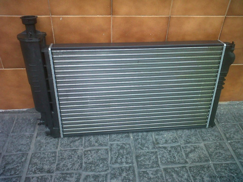 Imagen 4 de 6 de Radiador Peugeot 405 Reforzado Nafta Con Depo Acople Rapido