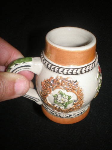 Mate Pequeño Ceramica Con Decoracion Floral Altura 7 Cm.