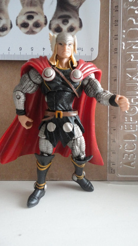 Thor Clasico Dios Del Trueno Articulable Original Avengers