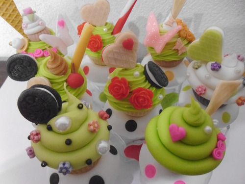 Souvenirs Frasquitos Porcelana Fria Cupcakes 15 Años, 1 Año