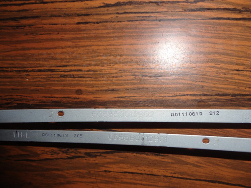 Toshiba Satellite C655 Bisagras (Usado)