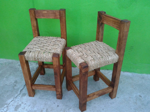 Taburetes En Madera Con Respaldo Tejidos En Cardo