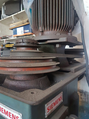 Imagen 1 de 6 de Taladro De Banco Percutor Torno Faja