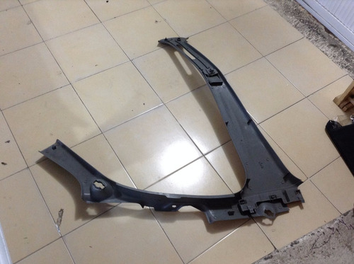 Plastico De Poste Derecho Renault Clio Platina Original