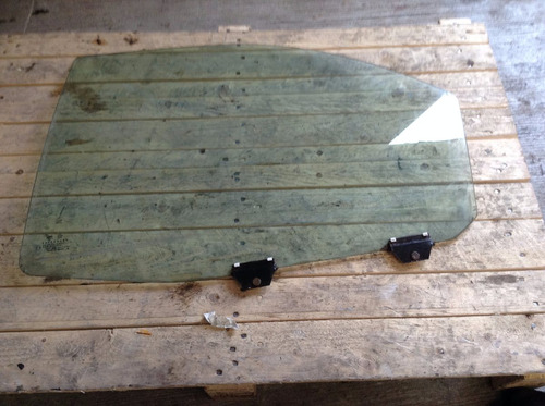 Vidrio Cristal Trasero Izquierdo Cirrus Stratus 95-00 Oem
