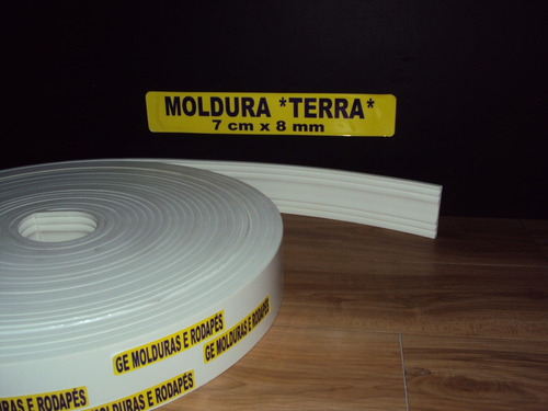Imagem 1 de 9 de Moldura Eva Adesivado E Flexivel *terra 7cmx8mm*9 Metros