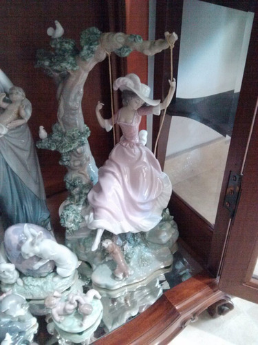 Lladro Usado., Figura De Niña En Columpio.