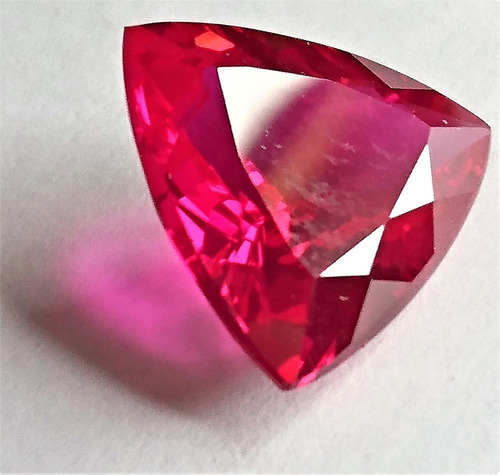 11.85ct Topacio Rojo Trillón 15.34x15.13x7.44mm Aries