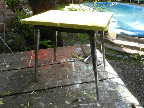 Banco Antiguo Base Hierro Asiento De Madera Pintado Banquito