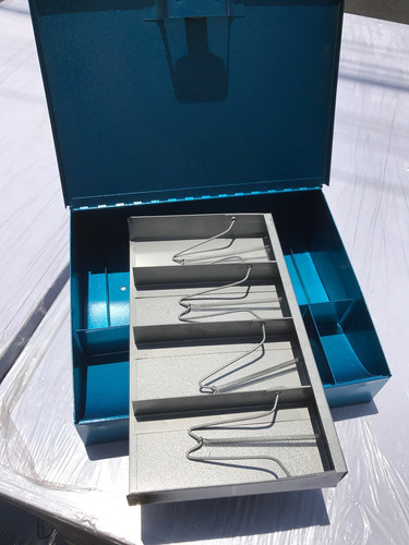 Imagen 4 de 6 de Caja Para Dinero Metalica Con Llave