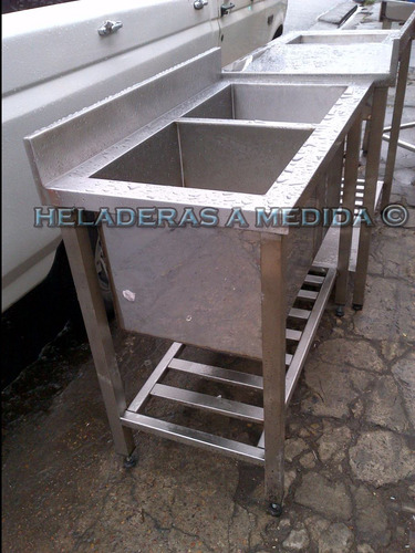 Doble Bacha O Pileta De 140 X 60 X 85 Con Zócalo Y Estante