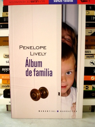 Penelope Lively, Álbum De Familia - L50