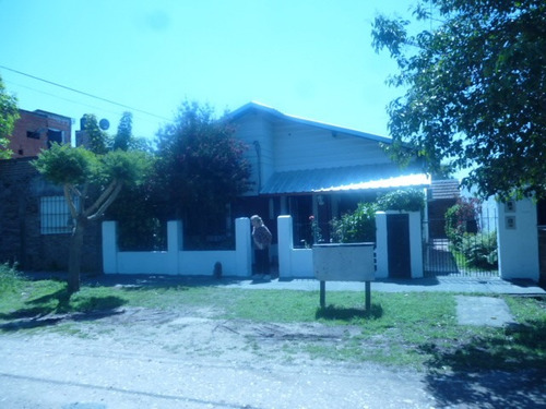 Casa En Rafael Calzada