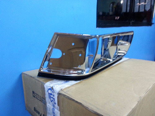 Imagen 2 de 2 de Aro Faro Century Buick 86-88