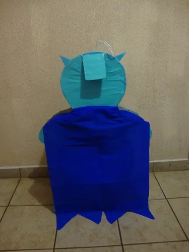 Artesanía Lara - Nuevo modelo de piñata de superhéroes! Las dimensiones de  esta en concreto son 28cm de lado del cubo, pero se puede adaptar al tamaño  o diseños que queráis!!! El