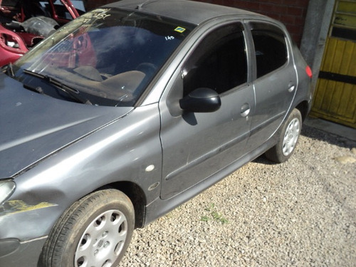 Imagem 3 de 8 de Sucata Peugeot 206 1.0 16v 2002 Gas. 4 Porta - Rs Auto Peças