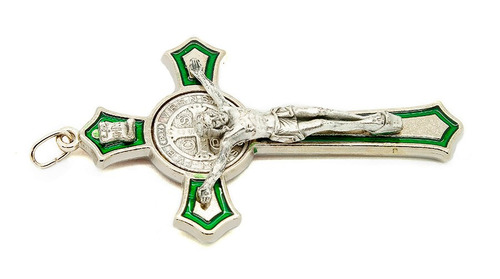 Imagem 3 de 4 de Crucifixo São Bento Prateado - Detalhe Em Resina Verde