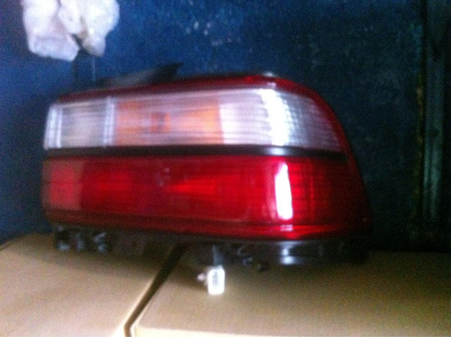 Stop Corolla 92-98 Baby Camry Derecho Lucid Blanco Con Rojo