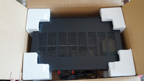 Imagem 2 de 6 de Amplificador Yamaha M35 Na Caixa