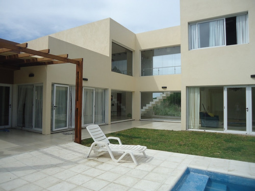 Imagen 3 de 10 de Alq Casa 6 Dorm 10 Pers Pileta Vista Al Mar Golf Tenis Costa