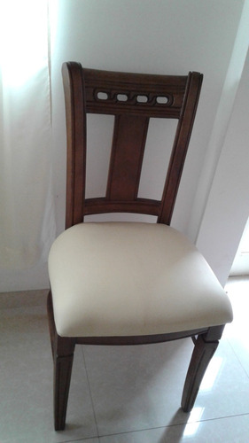 Juego De Comedor De Cuatro Puestos En Madera