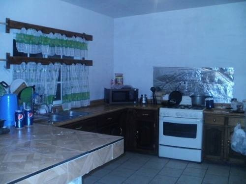 Imagen 5 de 14 de Casa De 5 Recamaras, 4 Locales Zona Comercial Acepto Credito